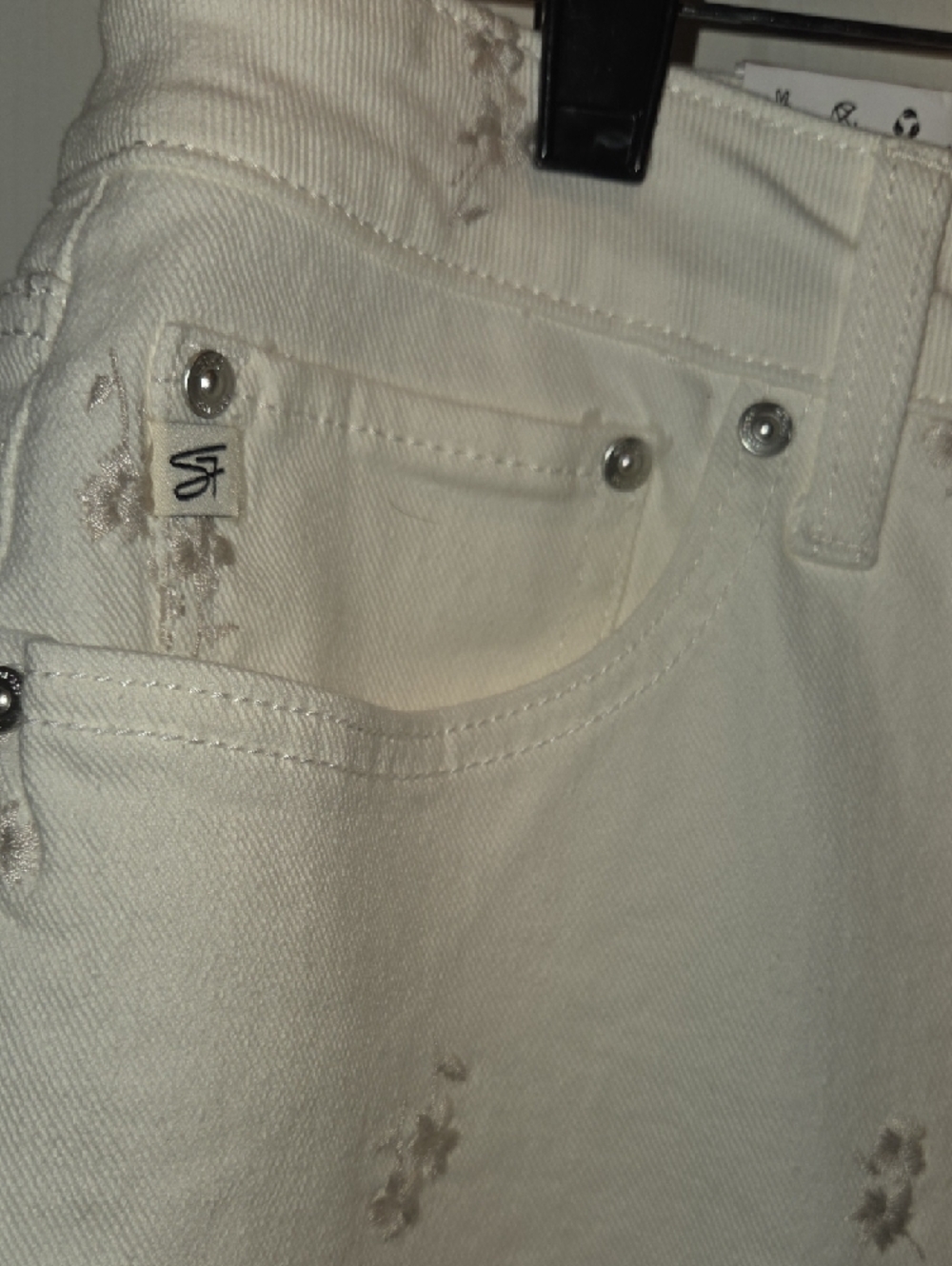 Seven7 Cream Straight Leg Jeans with Subtle Floral Embroidery - Picture 8 of 10